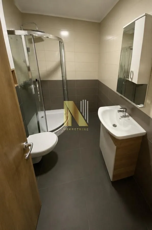 Prodaja, trosoban stan, 57m², Salajka, Novi Sad Sve Podlokacije