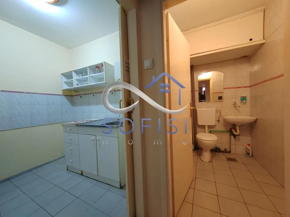 Sale, office space, 60m², Železnička Stanica, Novi Sad Sve Podlokacije