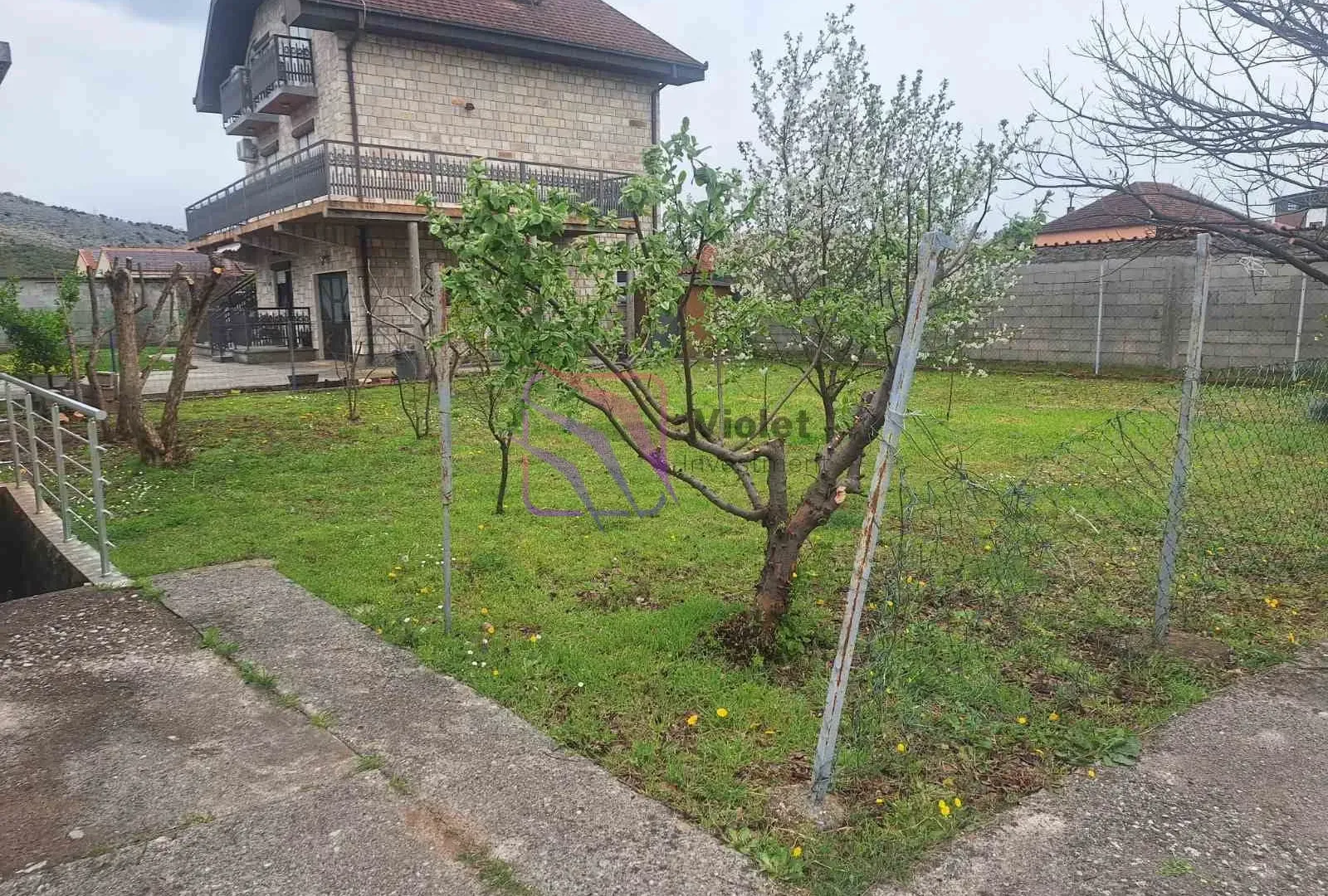 Rent, two bedroom apartment, 130m², Tološi, Podgorica