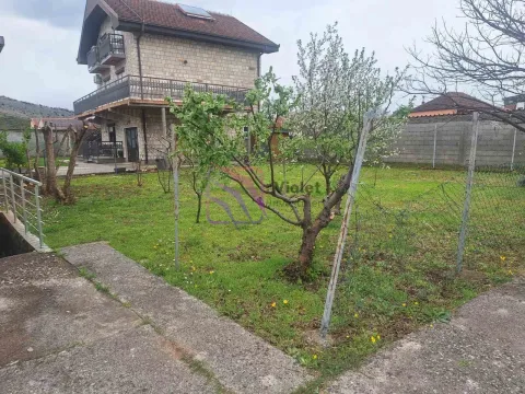 Rent, two bedroom apartment, 130m², Tološi, Podgorica - image 15