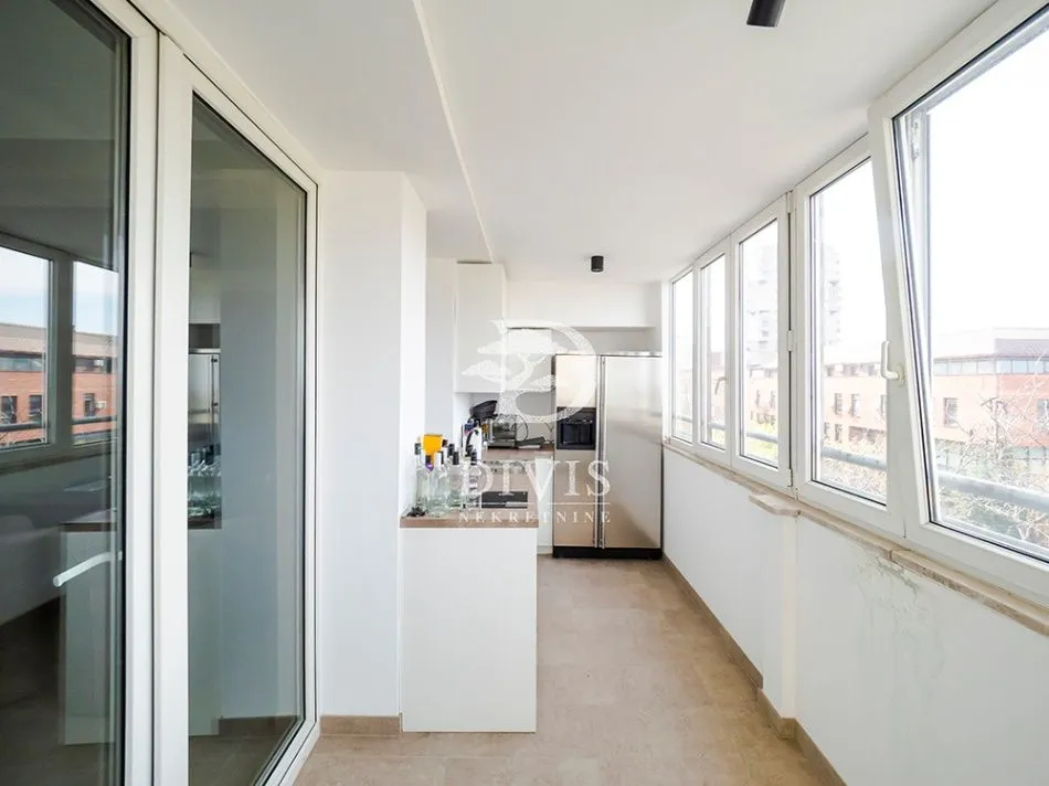 Sale, five bedroom apartment, 300m², Bogoslovija, Palilula Sve Podlokacije