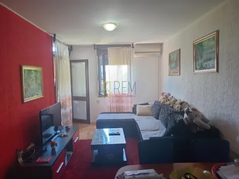 Sale, one bedroom apartment, 48m², Stari Aerodrom, Podgorica - image 2