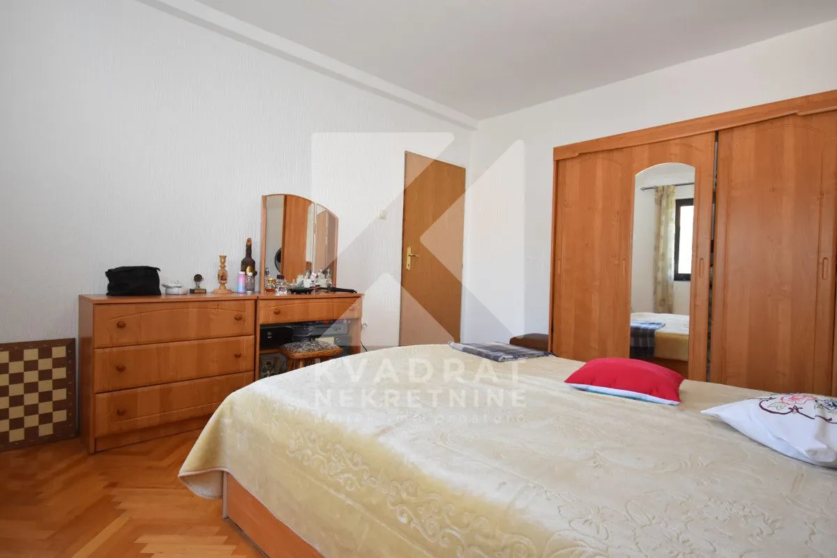 Prodaja, kuća, 320m², Murtovina, Podgorica