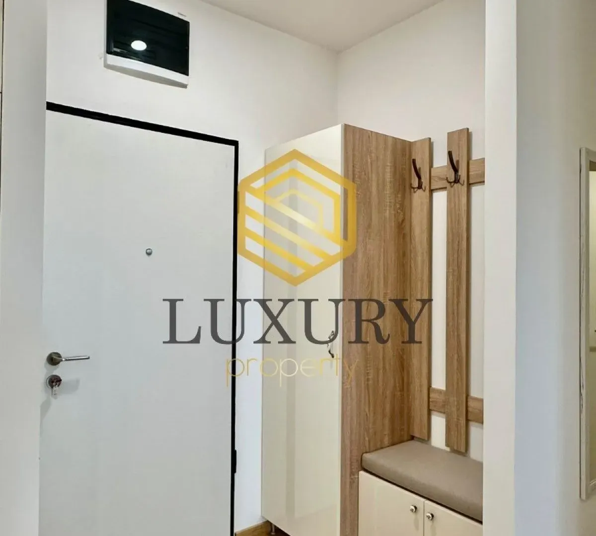 Izdavanje, jednosoban stan, 47m², Stari Aerodrom, Podgorica