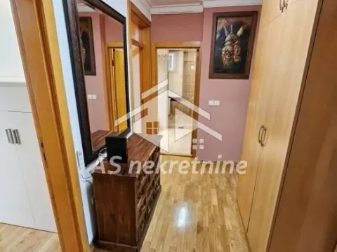 Izdavanje, trosoban stan, 80m², Stari Grad, Beograd - image 20