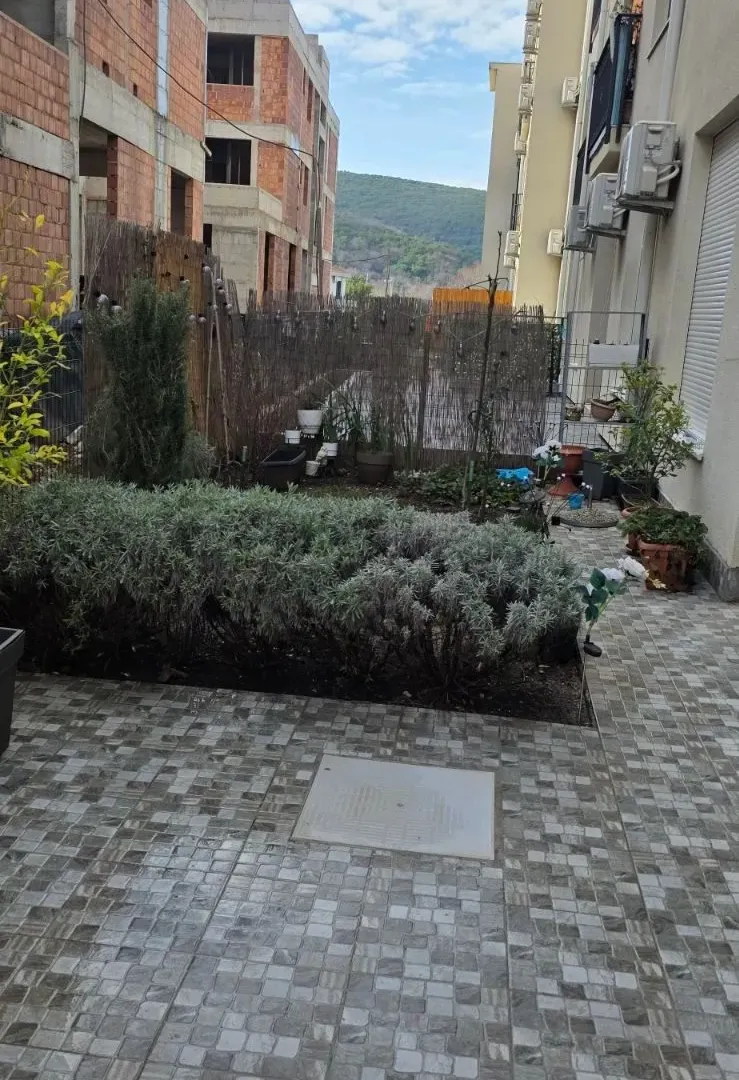 Prodaja, dvosoban stan, 99m², Radanovići, Kotor