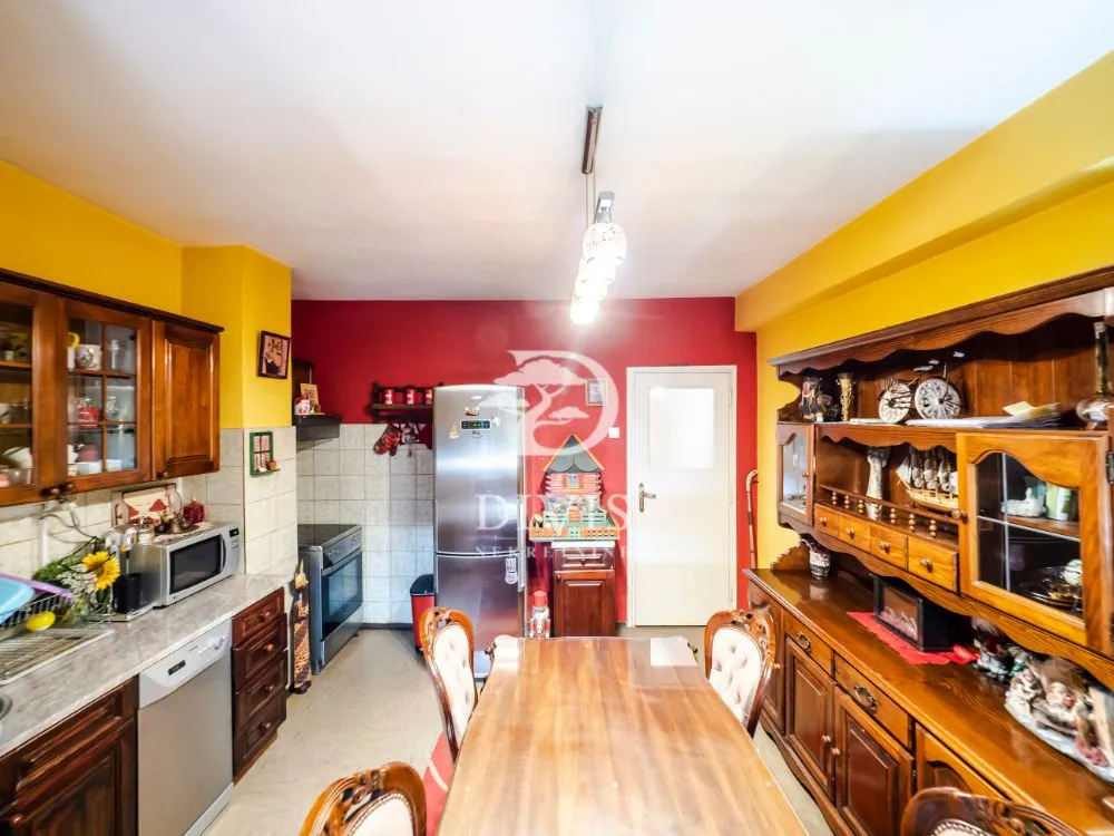 Prodaja, trosoban stan, 82m², Zemun Gornji Grad, Zemun Sve Podlokacije