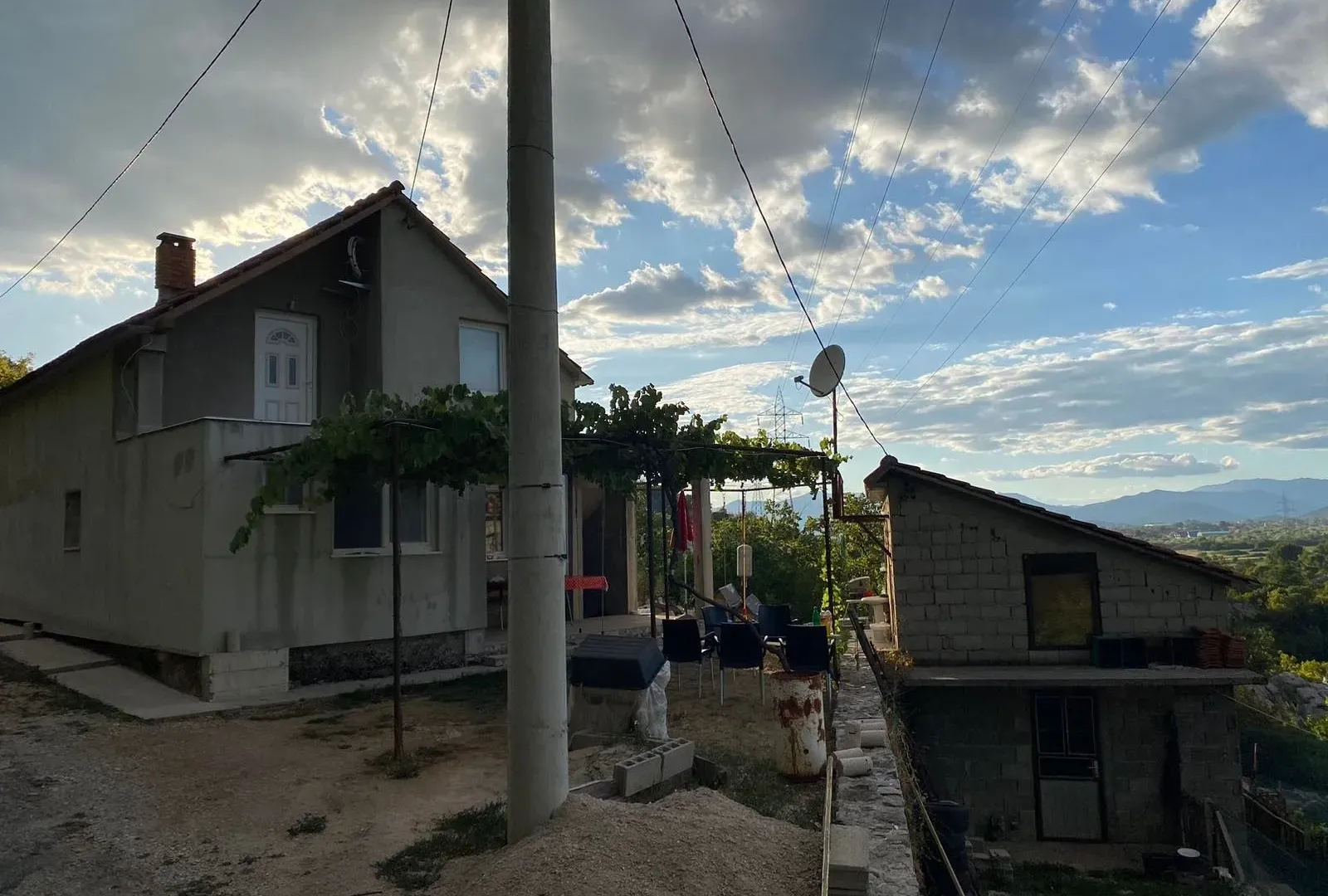 Prodaja, kuća, 134m², Ozrinići, Nikšić