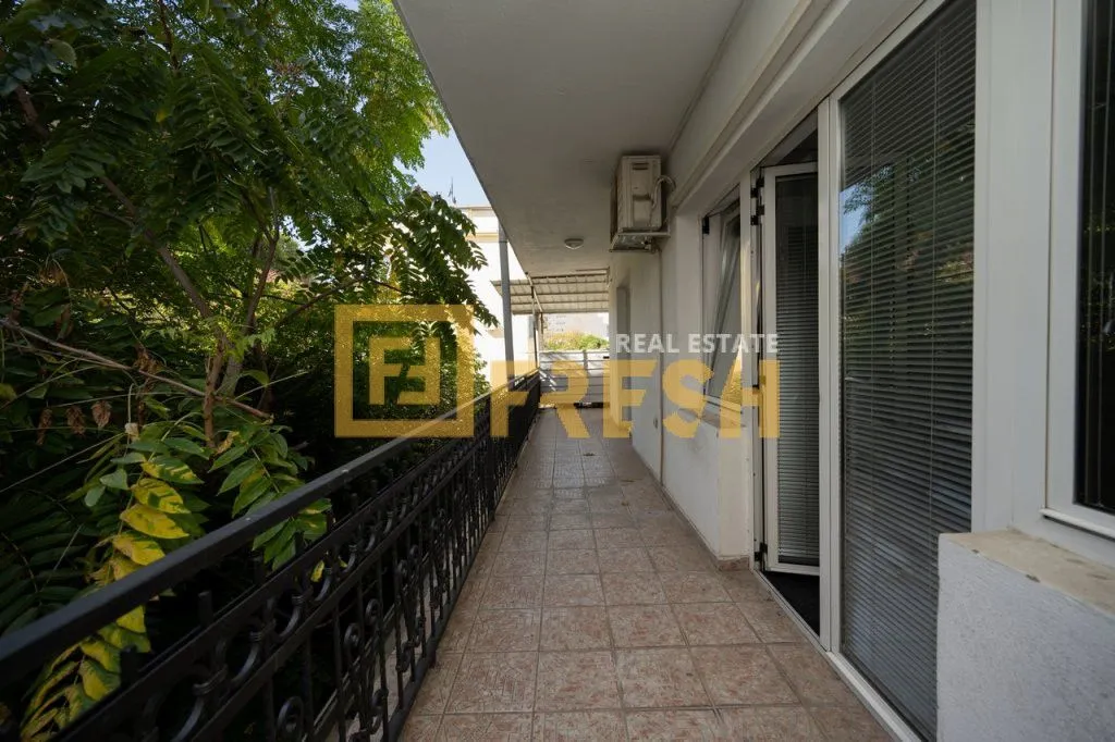 Rent, office space, 1000m², Centar, Podgorica
