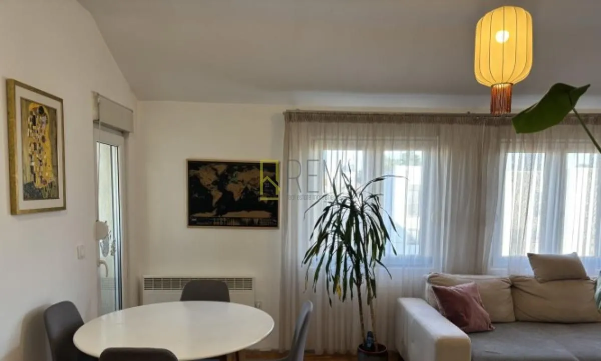 Prodaja, dvosoban stan, 61m², Tološi, Podgorica