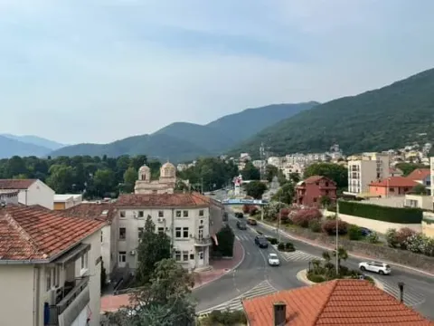 Izdavanje, jednosoban stan, 70m², Centar, Tivat - image 10