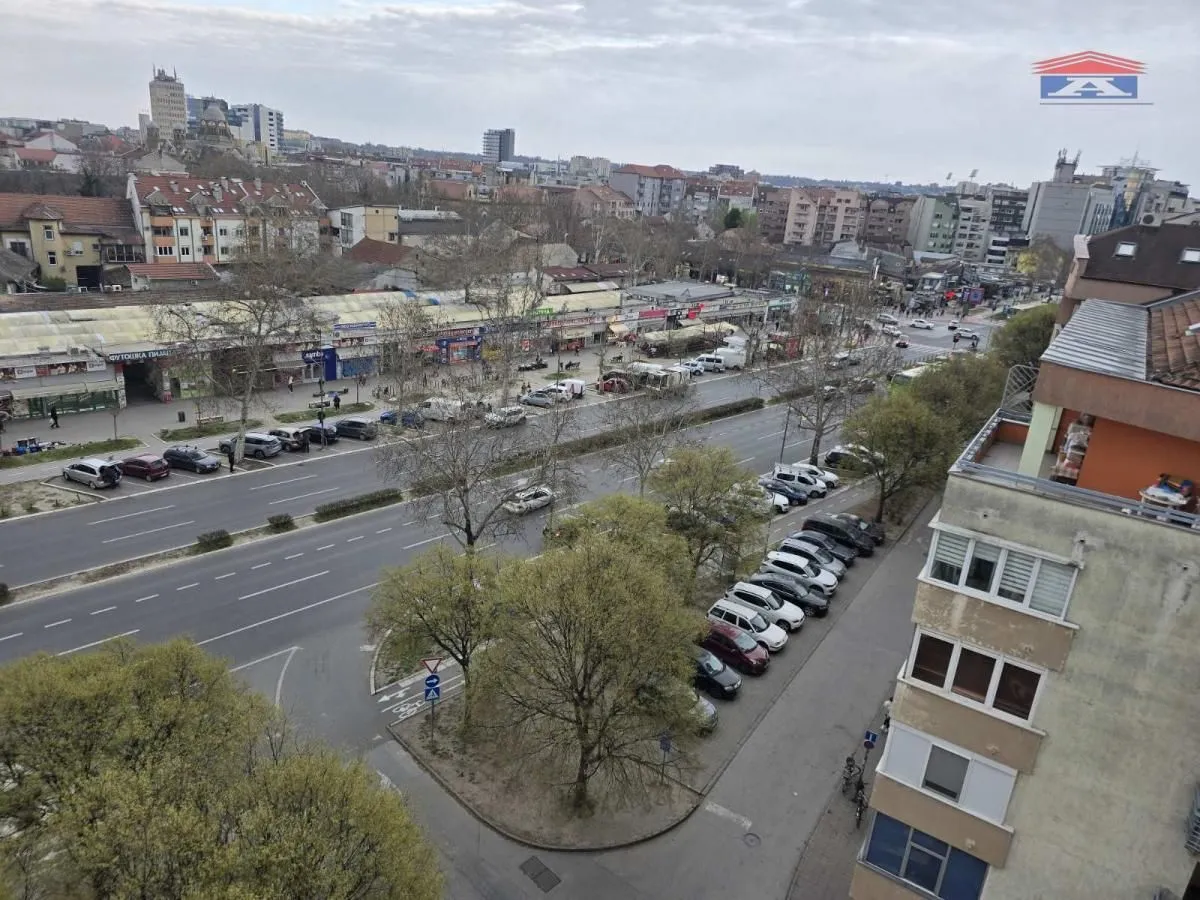 Prodaja, četvorosoban stan, 107m², Bulevar Oslobodjenja, Novi Sad Sve Podlokacije