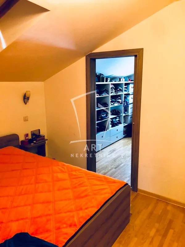Sale, four bedroom apartment, 124m², Uciteljsko Naselje, Zvezdara Sve Podlokacije