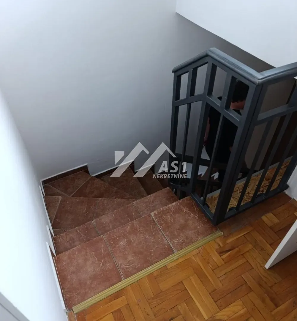 Prodaja, trosoban stan, 76m², Detelinara, Novi Sad Sve Podlokacije