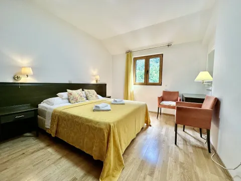 Rent, two bedroom apartment, 80m², Dobrota, Kotor - image 12