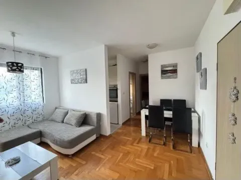 Izdavanje, dvosoban stan, 50m², Obala Đuraševića, Tivat - image 3