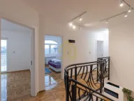 Rent, office space, 418m², Jajinci, Voždovac Sve Podlokacije - image 10