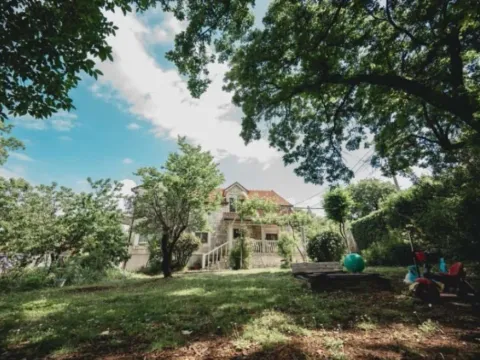 Prodaja, kuća, 349m², Vranići, Podgorica - image 10