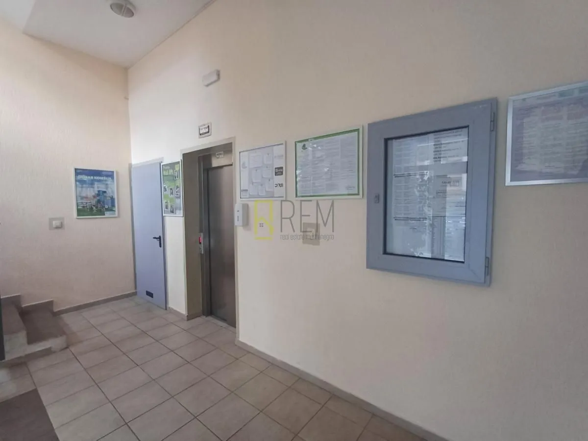 Prodaja, jednosoban stan, 45m², Stari Aerodrom, Podgorica