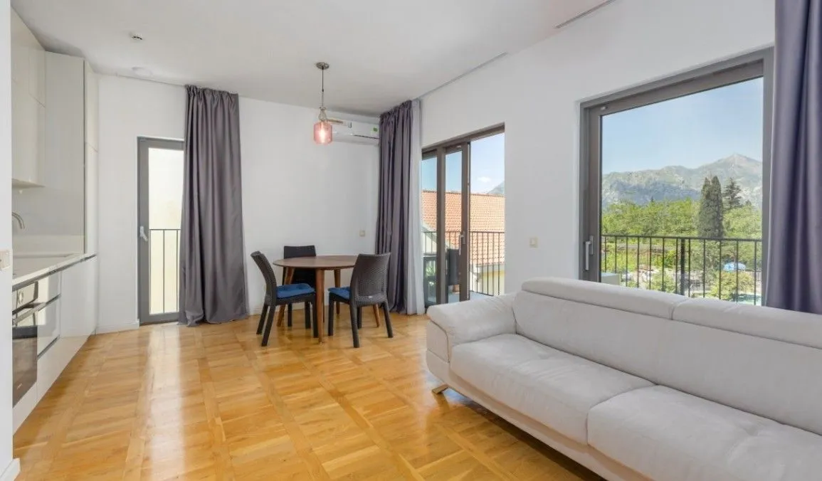 Prodaja, jednosoban stan, 52m², Dobrota, Kotor