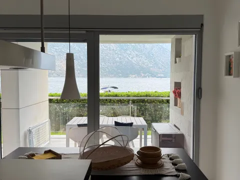 Rent, two bedroom apartment, 90m², Donji Stoliv, Kotor - image 5