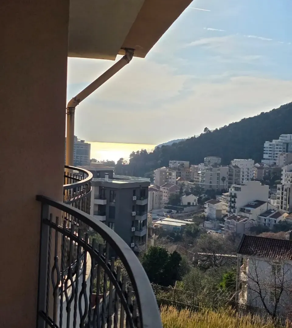 Prodaja, trosoban stan, 107m², Bečići, Budva