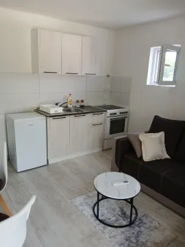 Rent, one bedroom apartment, 36m², Radanovići, Kotor - image 3