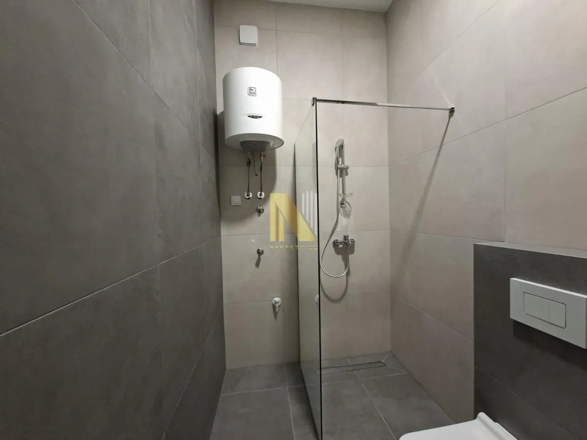Prodaja, garsonjera, 31m², Grbavica, Novi Sad Sve Podlokacije