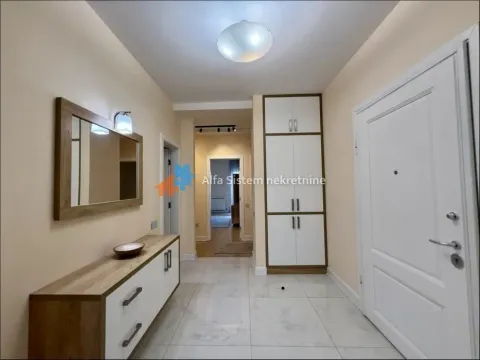 Rent, four bedroom apartment, 185m², Neimar, Vračar Sve Podlokacije - image 8