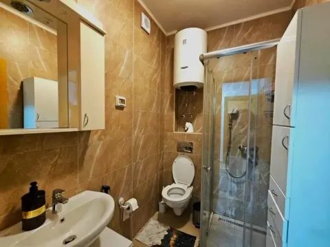 Rent, one bedroom apartment, 53m², Blok 6, Podgorica - image 9