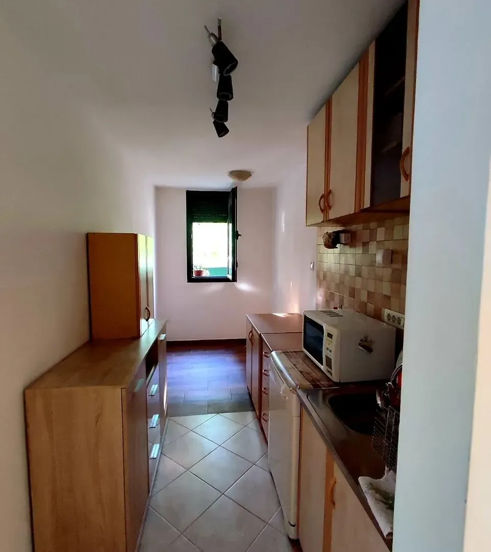 Rent, office space, 80m², Blok 5, Podgorica