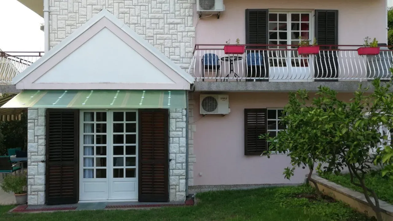 Sale, house, 400m², Tivat, Crna Gora