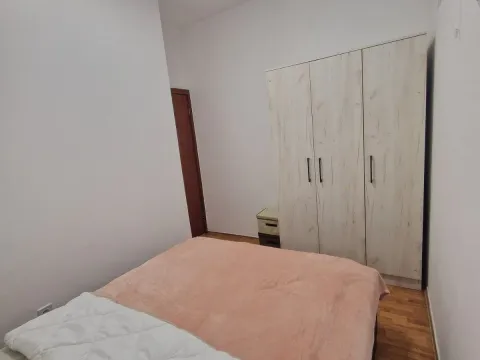 Izdavanje, jednosoban stan, 40m², Blok 9, Podgorica - image 4