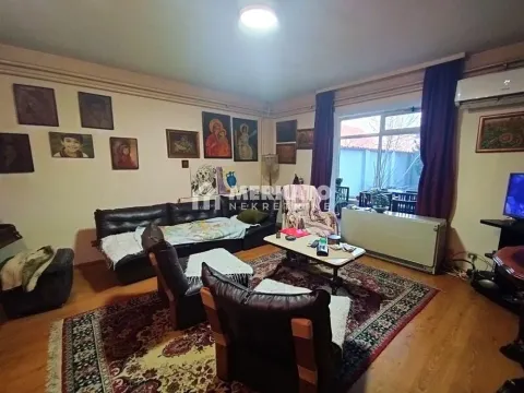 Sale, house, 390m², Gradnulica, Zrenjanin - image 4