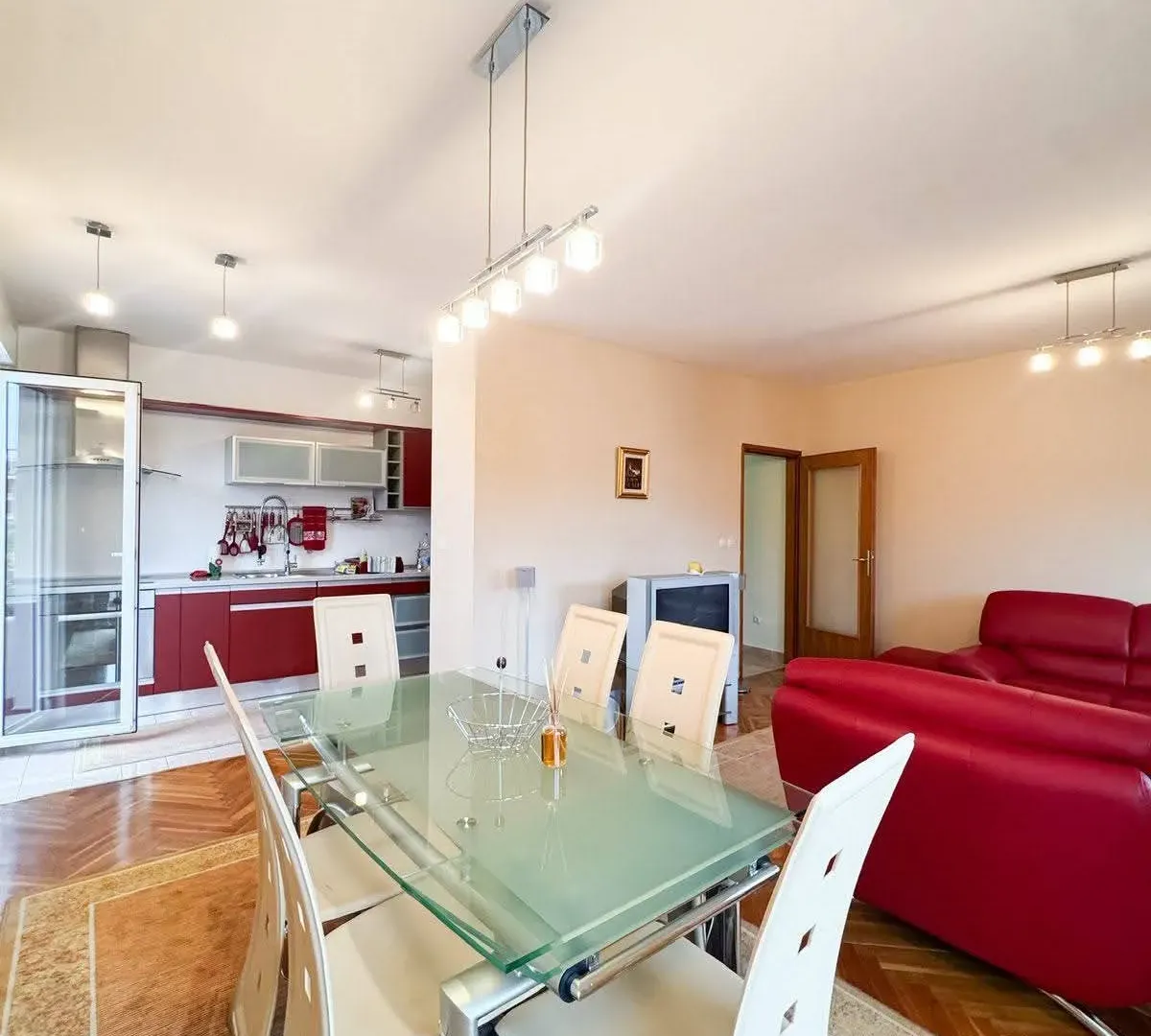 Prodaja, dvosoban stan, 82m², Zagorič, Podgorica