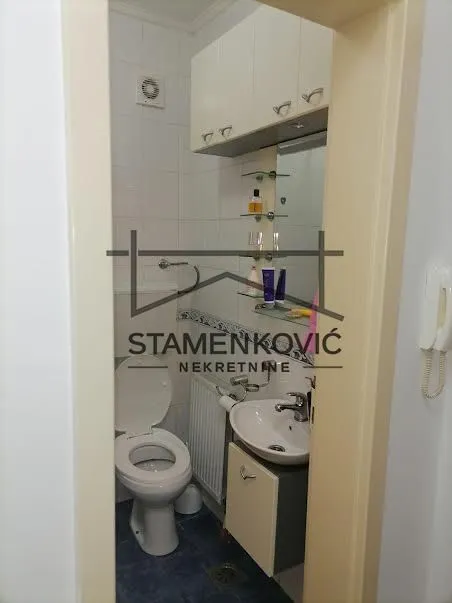 Prodaja, trosoban stan, 71m², Salajka, Novi Sad Sve Podlokacije