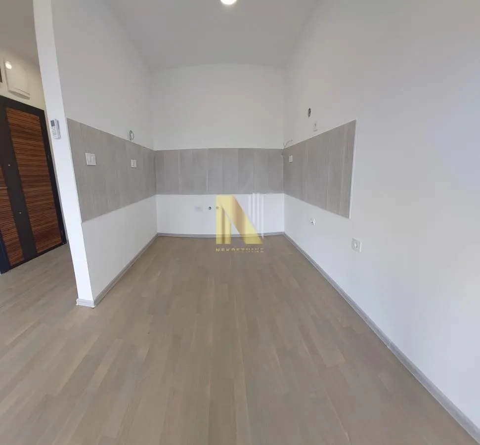 Prodaja, trosoban stan, 78m², Petrovaradin, Novi Sad