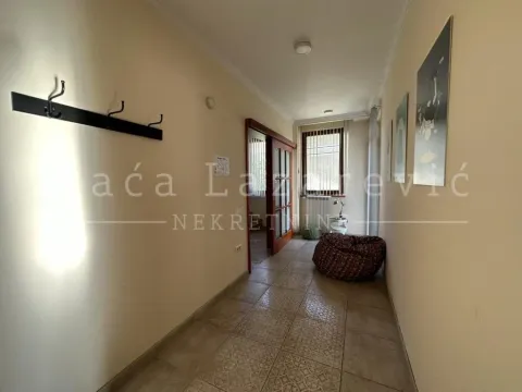 Rent, house, 363m², Lekino Brdo, Voždovac Sve Podlokacije - image 14