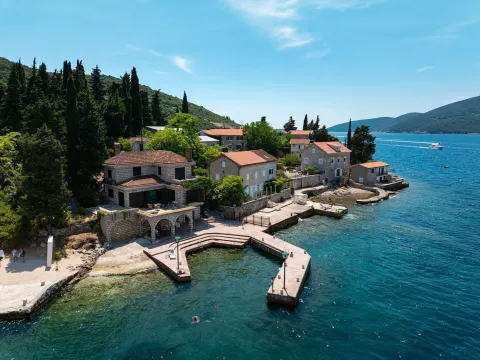 Prodaja, kuća, 350m², Rose, Herceg Novi