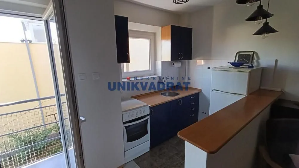 Izdavanje, jednosoban stan, 35m², Cerak, Beograd