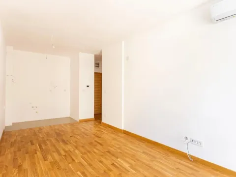 Sale, one bedroom apartment, 43m², Bečići, Budva - image 6