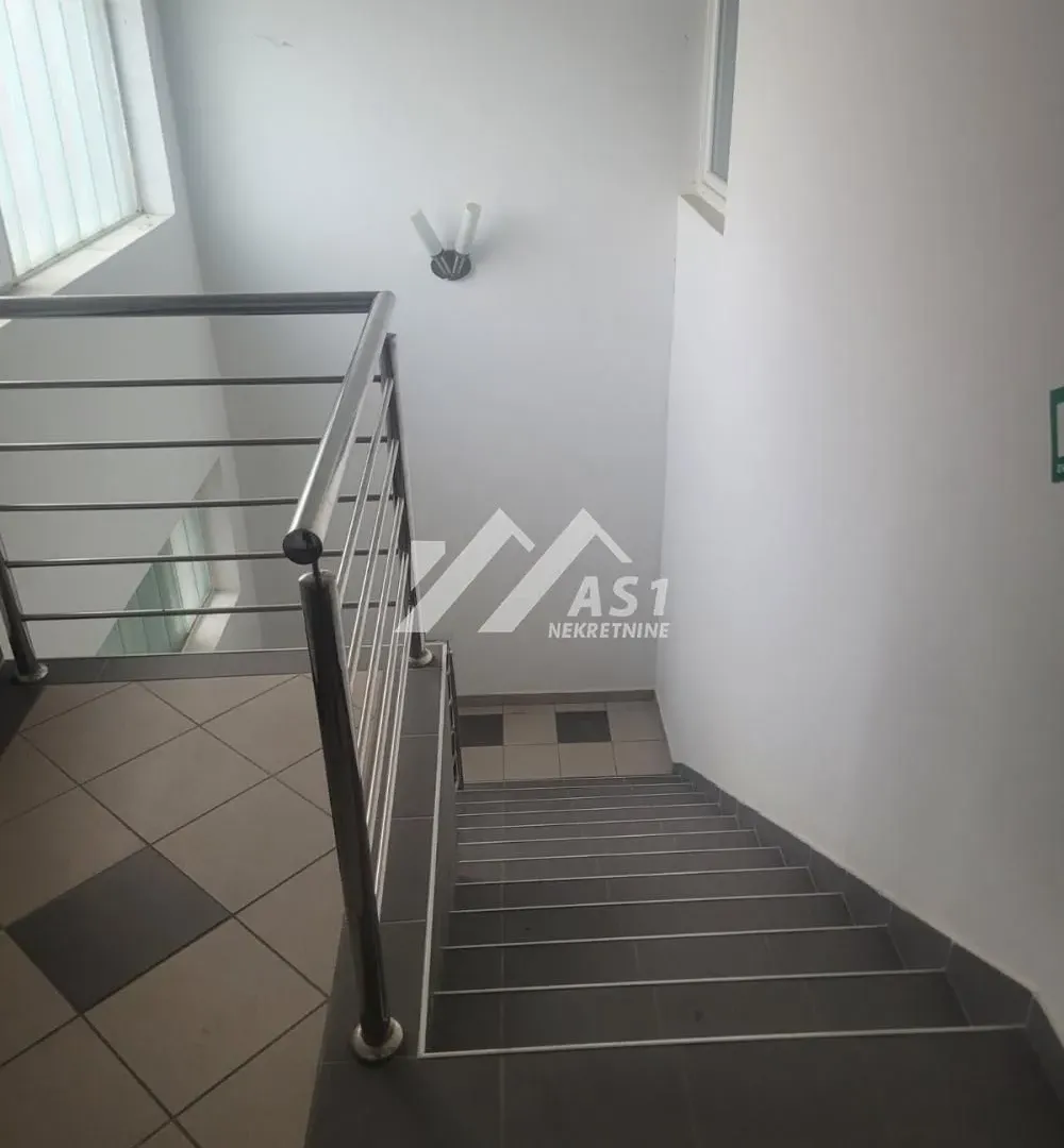 Rent, office space, 750m², Veternik, Novi Sad Sve Podlokacije