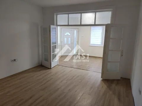 Sale, one bedroom apartment, 34m², Adamovićevo Naselje, Novi Sad Sve Podlokacije