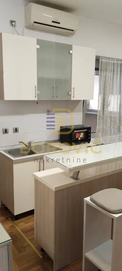 Sale, studio apartment, 22m², Đeram Pijaca, Beograd