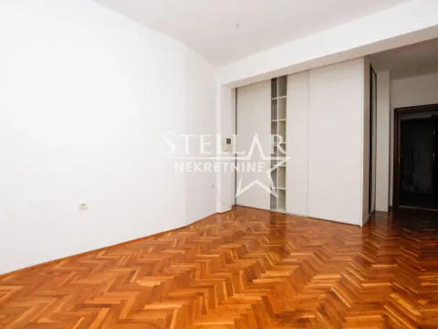 Izdavanje, poslovni prostor, 36m², Centar, Podgorica - image 4