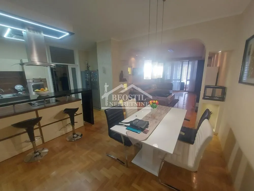 Prodaja, trosoban stan, 115m², Centar, Smederevo