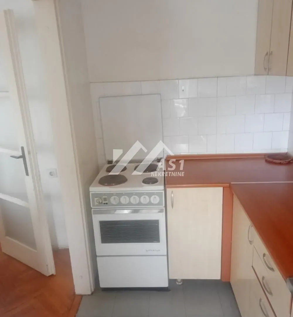 Izdavanje, trosoban stan, 78m², Bulevar Oslobodjenja, Novi Sad Sve Podlokacije