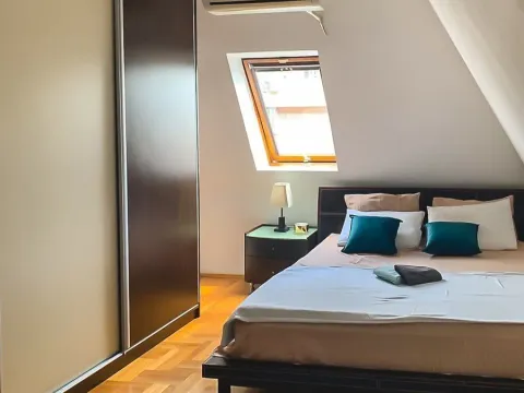 Izdavanje, trosoban stan, 120m², Centar, Podgorica - image 3