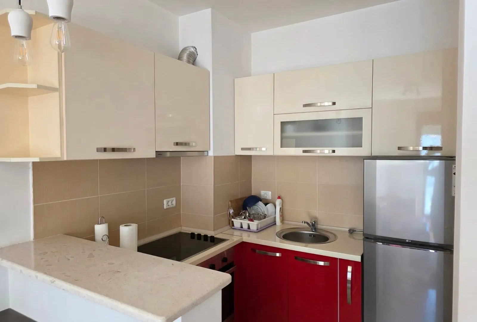 Izdavanje, jednosoban stan, 40m², Pobrežje, Podgorica