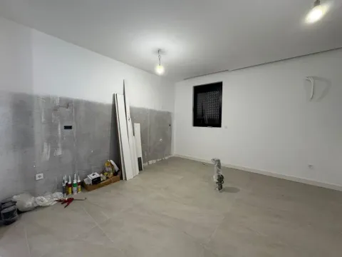 Prodaja, kuća, 196m², Bijelo Polje, Crna Gora - image 5